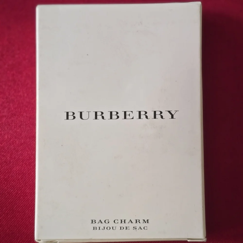 NIB Burberry Heart Bag Charm-GWP - Picture 5 of 5
